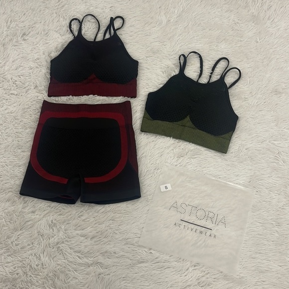 Astoria Activewear 2 piece set with additional top - Picture 1 of 15